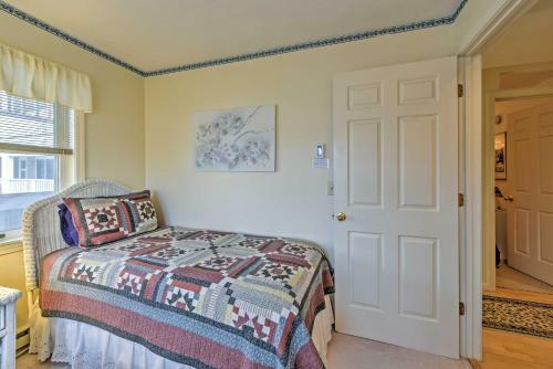 Apartamento Breezy Oak Bluffs Condo - Steps To Inkwell Beach!