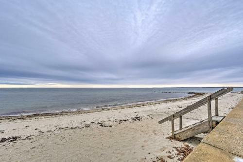 Apartamento Breezy Oak Bluffs Condo - Steps To Inkwell Beach!