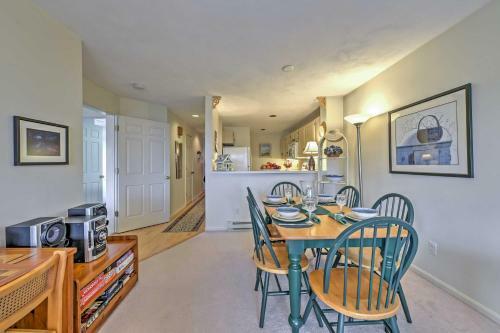 Apartamento Breezy Oak Bluffs Condo - Steps To Inkwell Beach!