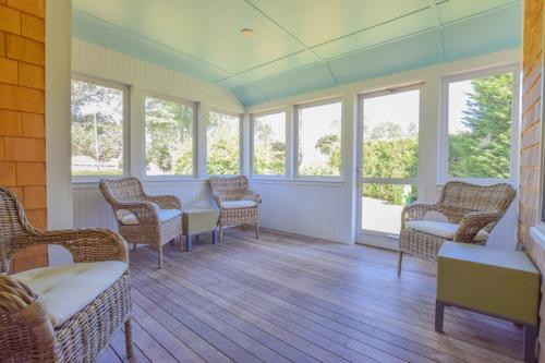 504 Fully Updated Walk To Rock Harbor 2 Minute Drive To Downtown Central AC