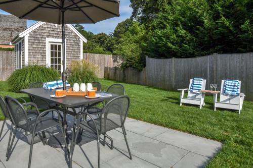 504 Fully Updated Walk To Rock Harbor 2 Minute Drive To Downtown Central AC