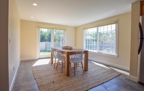 504 Fully Updated Walk To Rock Harbor 2 Minute Drive To Downtown Central AC