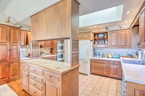 Elegant Cape Cod Getaway With Waterfront Views!