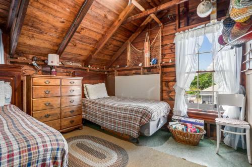 Ocean Front Cottage - Long Beach