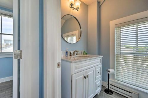 Splendid Provincetown Penthouse Apartment With Deck!