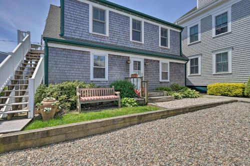 Splendid Provincetown Penthouse Apartment With Deck!
