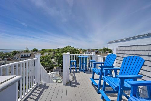 Splendid Provincetown Penthouse Apartment With Deck!