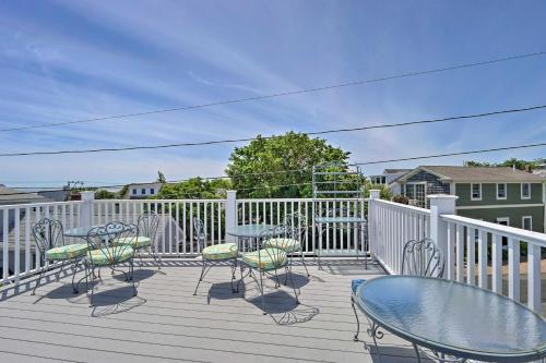 Splendid Provincetown Penthouse Apartment With Deck!