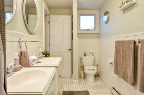 127 Centrally Located In Ptown Dog Friendly With Dedicated Parking Spot