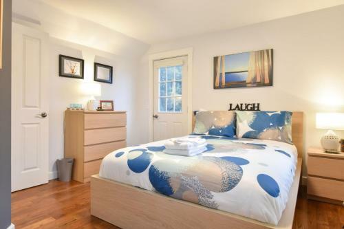 127 Centrally Located In Ptown Dog Friendly With Dedicated Parking Spot