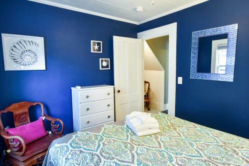 138 Walk To Water Walk To Town Updated Kitchen Private Deck Games, And AC