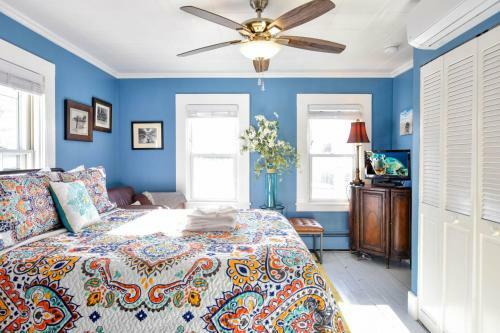 138 Walk To Water Walk To Town Updated Kitchen Private Deck Games, And AC