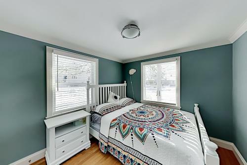 Harbor-view Home - Private Hot Tub - Walk To Beach Home
