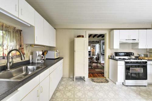 Upper Cape Cod Bayfront House - Walk To Beach!