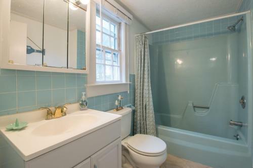 610 Great Location Walk To Forest Beach Minutes To Downtown