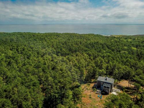318 Hilltop Peace And Seclusion Amidst National Seashore With Modern Architecture