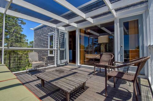 318 Hilltop Peace And Seclusion Amidst National Seashore With Modern Architecture