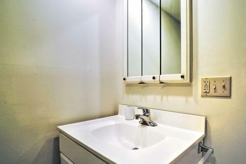 Cozy Yarmouth Home - Walk To Colonial Acres Beach!