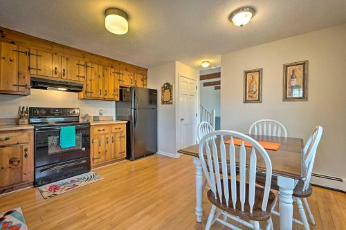 Cozy Yarmouth Home - Walk To Colonial Acres Beach!
