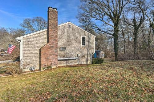 Cozy Yarmouth Home - Walk To Colonial Acres Beach!