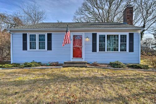 Cozy Yarmouth Home - Walk To Colonial Acres Beach!