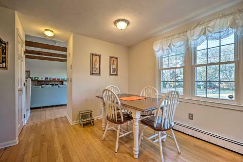 Cozy Yarmouth Home - Walk To Colonial Acres Beach!