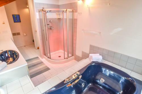 316 Bright Open Creative Home On Drummer Cove You Will Love Dog Friendly