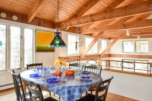 316 Bright Open Creative Home On Drummer Cove You Will Love Dog Friendly