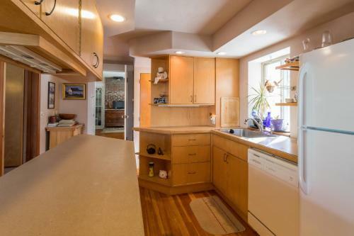 315 Waterfront On Blackfish Creek With Sweeping Views Convenient Location