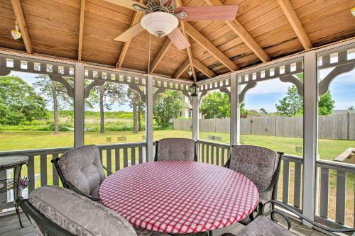 Quiet Cape Cod Home With Gazebo And Walk To Beach