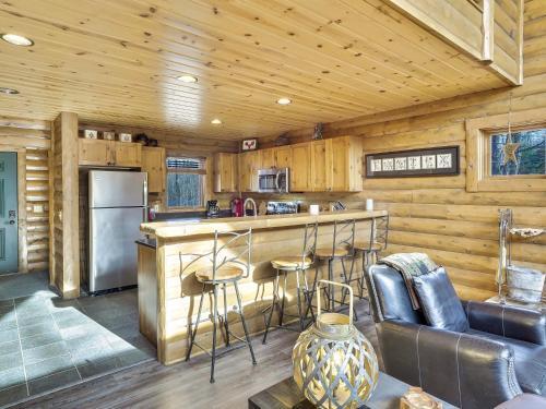 832 Mountain Cabin