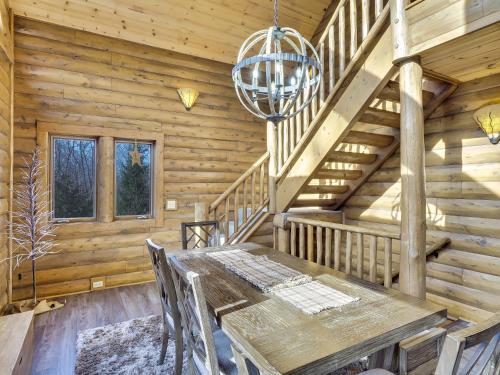 832 Mountain Cabin