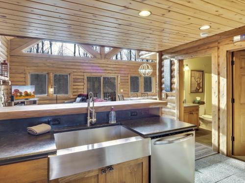 832 Mountain Cabin