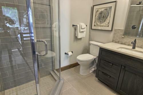 7325 Creekside Condo