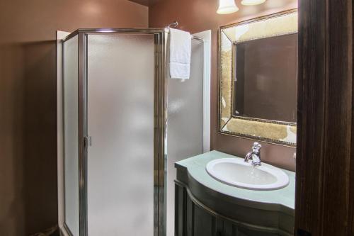 7317 Creekside Condo