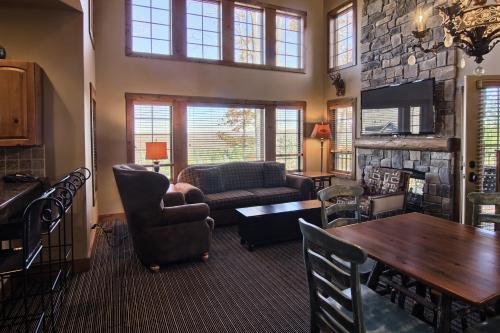 7317 Creekside Condo