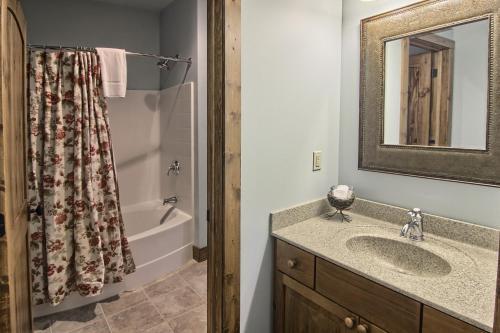 7317 Creekside Condo