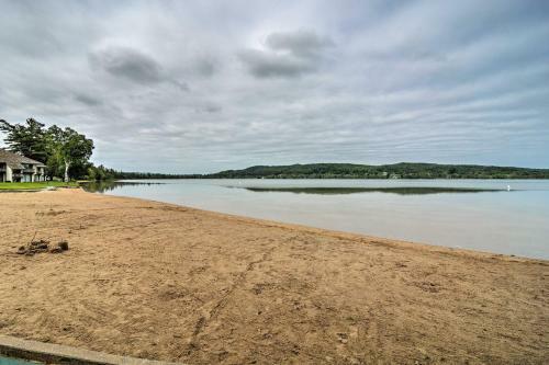 Apartamento Boyne Falls Condo, Walk To Boyne Mountain Resort!