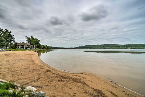Apartamento Boyne Falls Condo, Walk To Boyne Mountain Resort!
