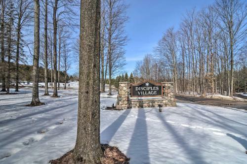 Apartamento Boyne Falls Condo, Walk To Boyne Mountain Resort!