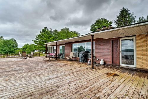 Lake Charlevoix Home With Deck, Walk To Downtown!