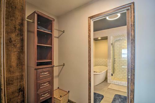 Cozy Lake Mitchell Cabin With Waterfront Views!