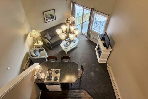 204 Pointes North Inn