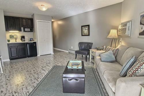 108 Pointes North Inn