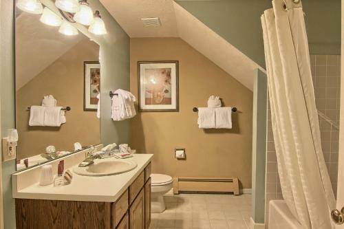210 Pointes North Inn