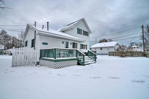 Hip Downtown Cottage - Walk To Beach, Pier, Dining