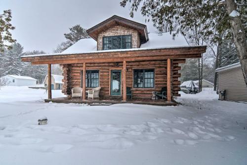 Quaint Lakefront Log Cabin With Dock And Kayaks