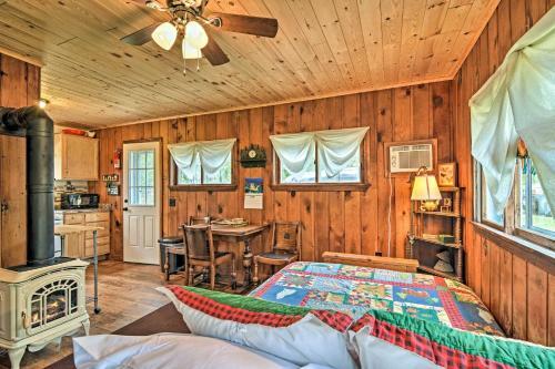 Lakeside Charlevoix Cabin With Ideal Location!