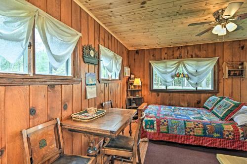 Lakeside Charlevoix Cabin With Ideal Location!