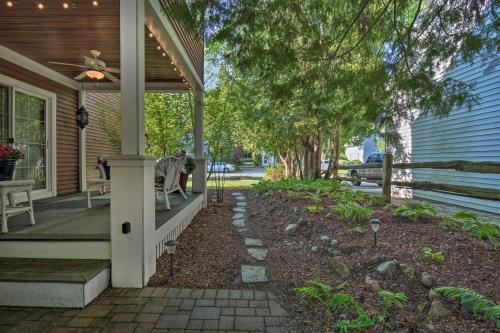 Downtown Home W/ Yard 0.4 Mi To Lake Michigan
